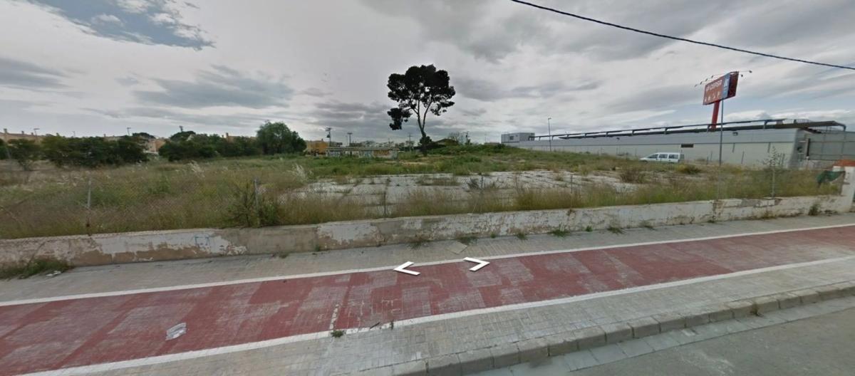 Land for sale in La Pobla de Vallbona, Valencia photo 1