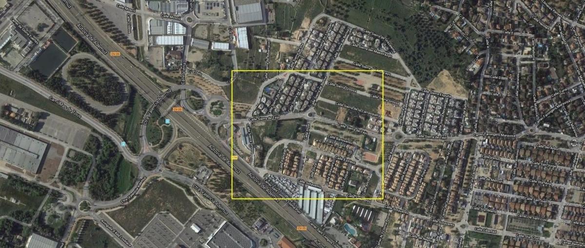Land for sale in La Pobla de Vallbona, Valencia photo 3