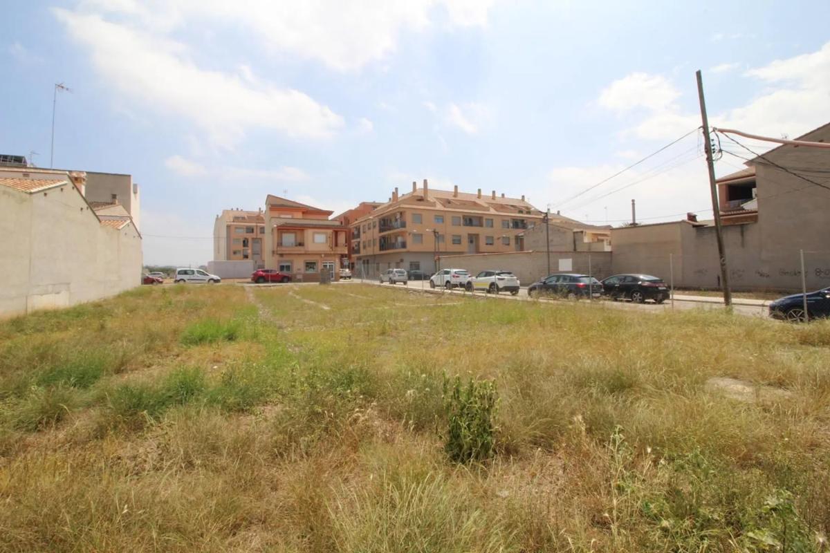 Land for sale in La Pobla de Vallbona, Valencia photo 1
