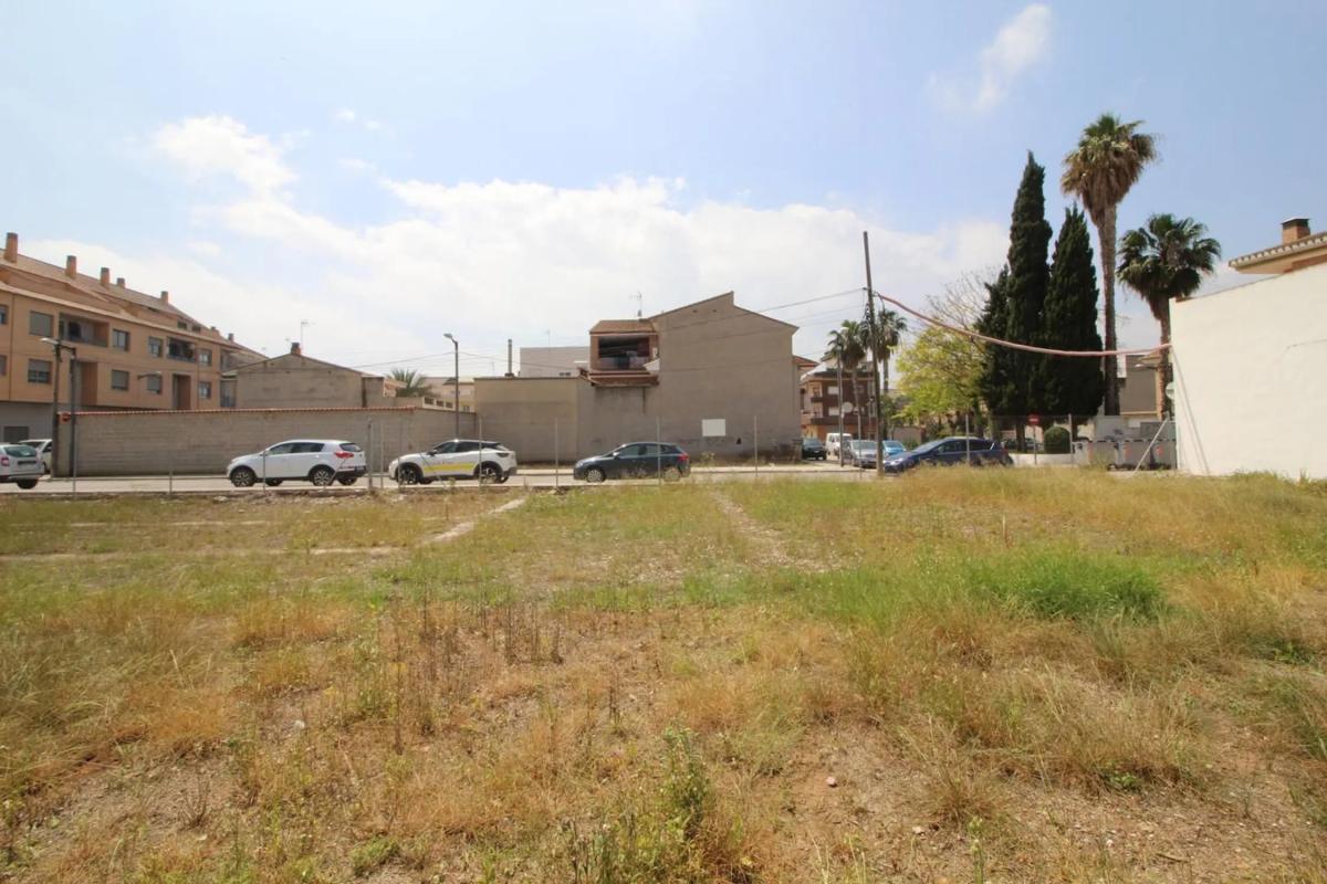 Land for sale in La Pobla de Vallbona, Valencia photo 4