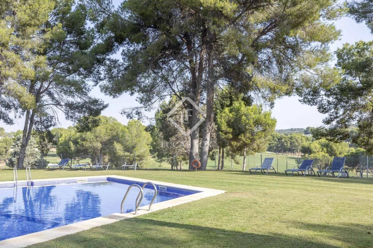 Land for sale in Chiva, Valencia photo 1