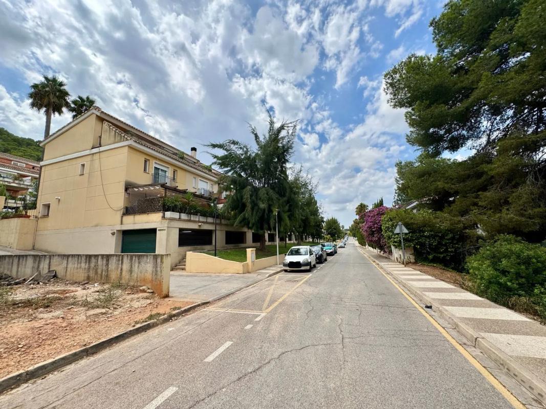 Terreno en venta en Chiva, Valencia photo 2