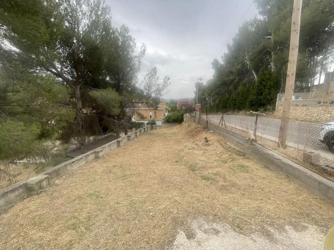 Terreno en venta en Chiva, Valencia photo 1