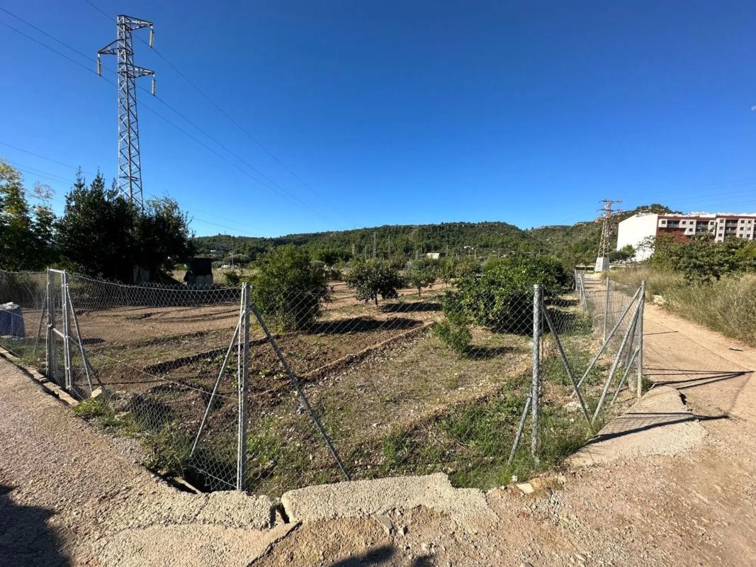 Terreno en venta en Buñol, Valencia photo 1