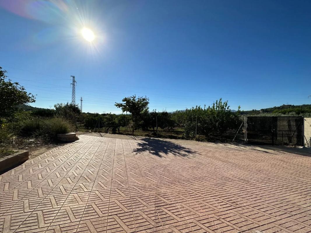 Terreno en venta en Buñol, Valencia photo 2