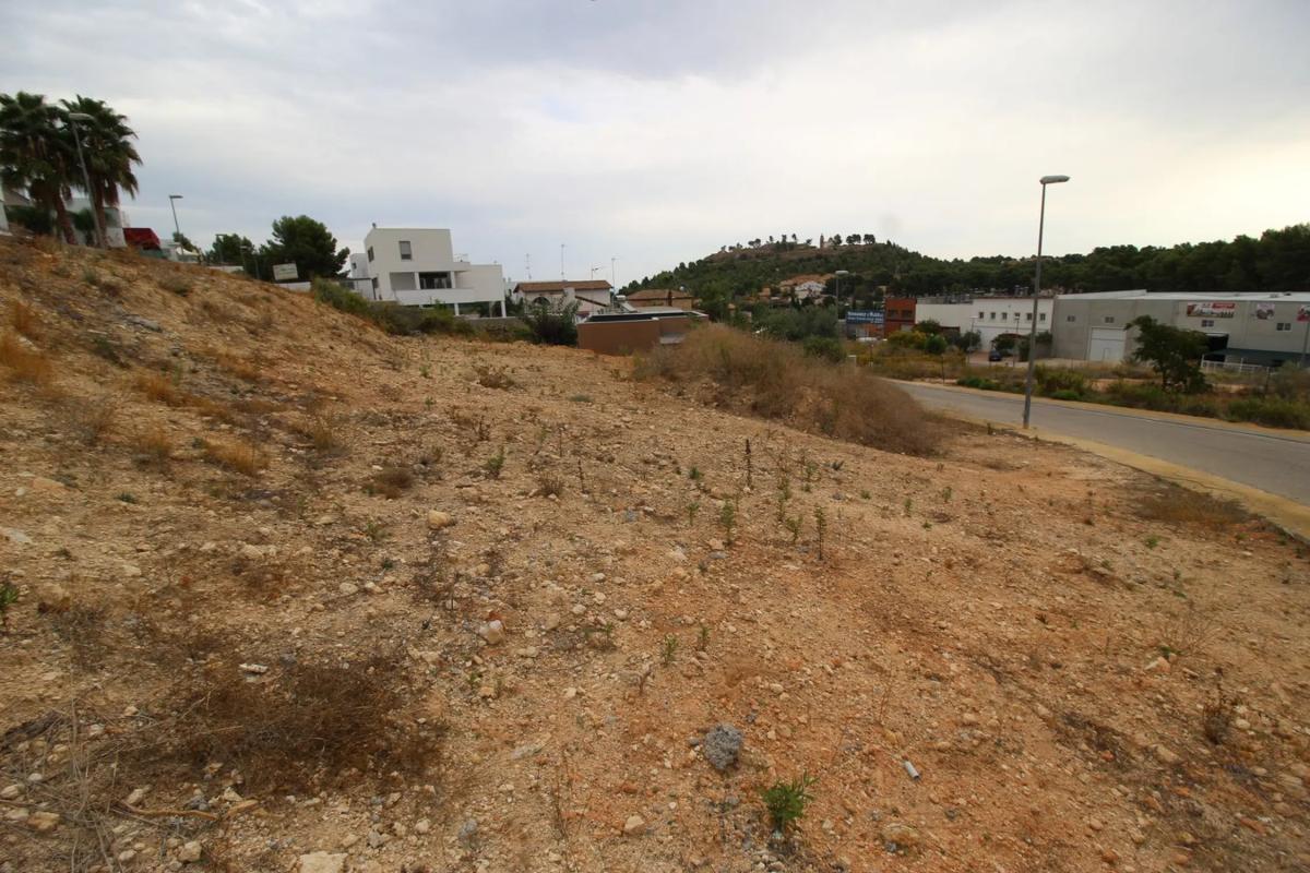 Terreno en venta en Chiva, Valencia photo 2