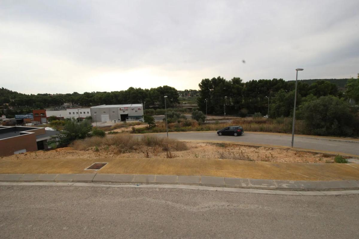 Terreno en venta en Chiva, Valencia photo 3