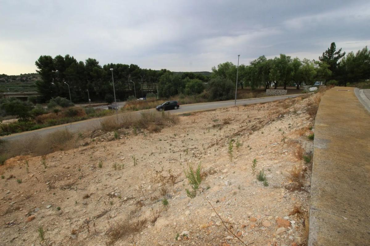 Terreno en venta en Chiva, Valencia photo 4