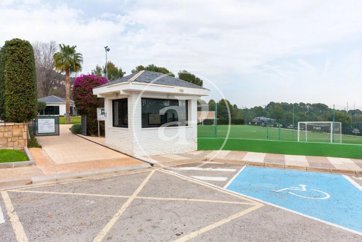 Terreno en venta en Chiva, Valencia photo 3