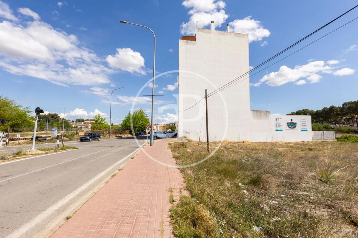 Land for sale in Chiva, Valencia photo 3