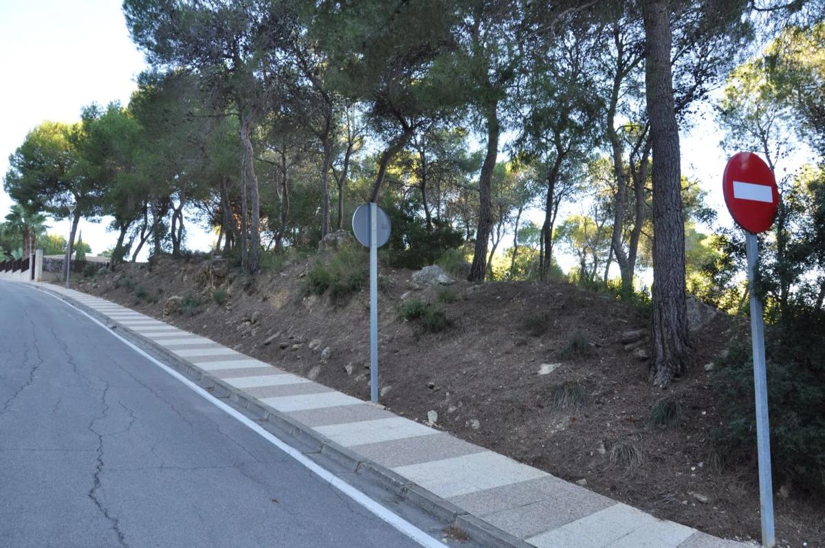 Terreno en venta en Chiva, Valencia photo 2