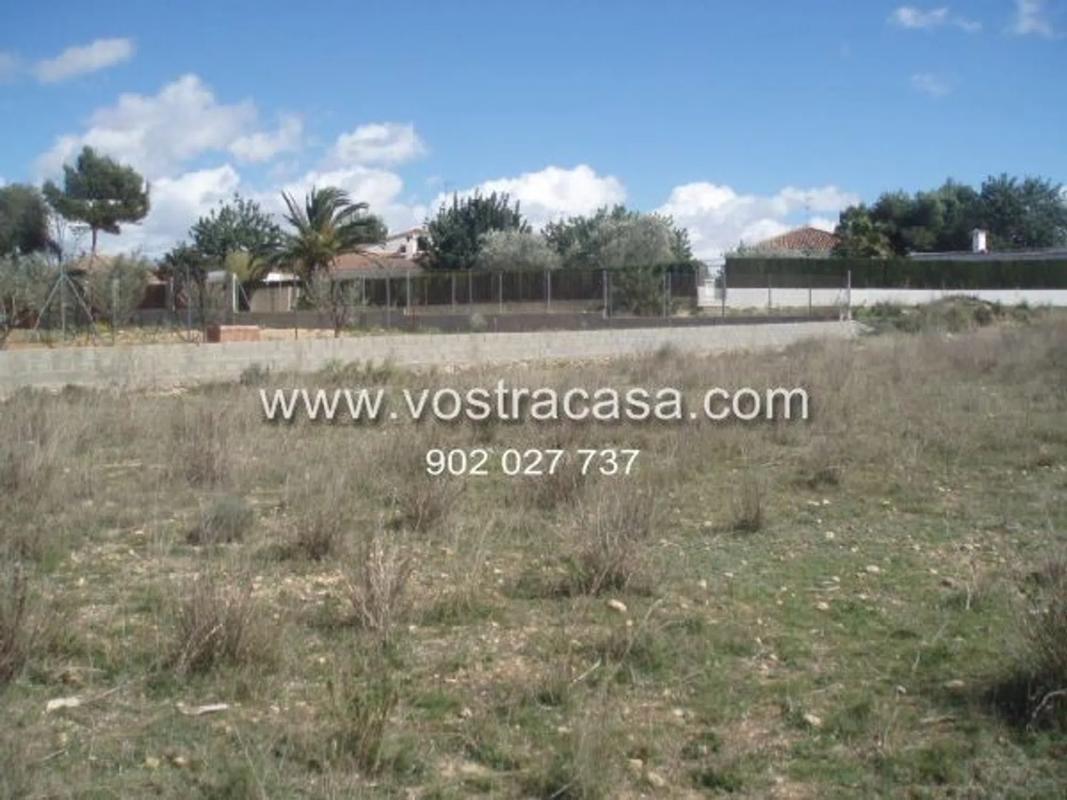 Terreno en venta en Chiva, Valencia photo 1