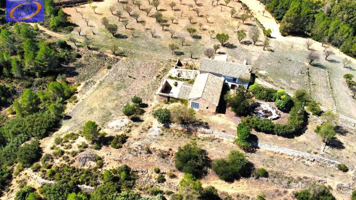 Terreno en venta en Yatova, Valencia photo 1