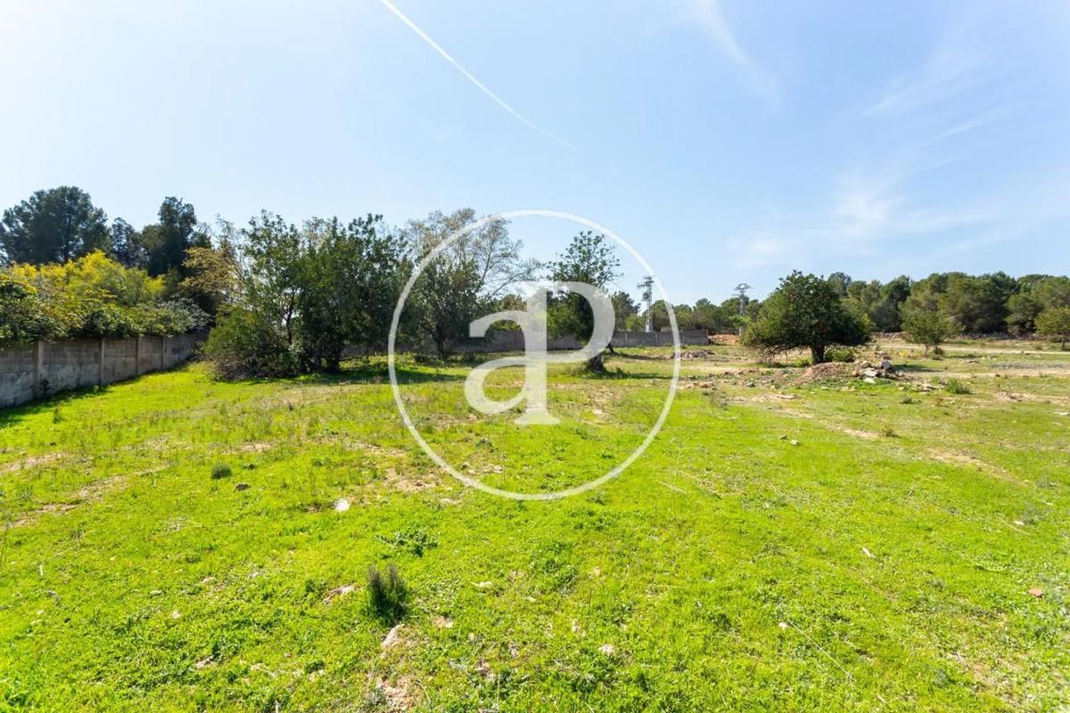 Terreno en venta en Chiva, Valencia photo 3