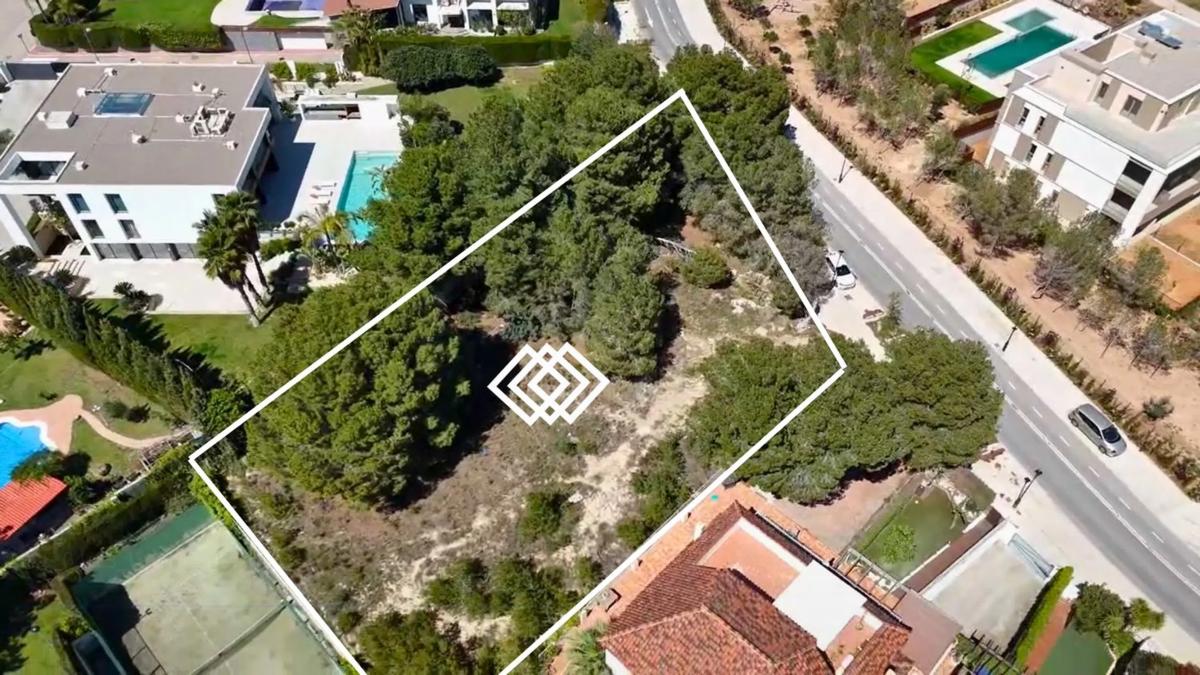 Terreno en venta en Godella, Valencia photo 1