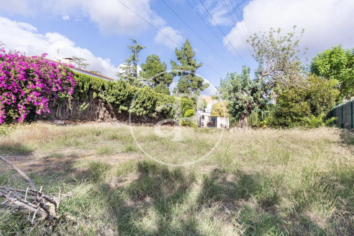 Terreno en venta en Godella, Valencia photo 1