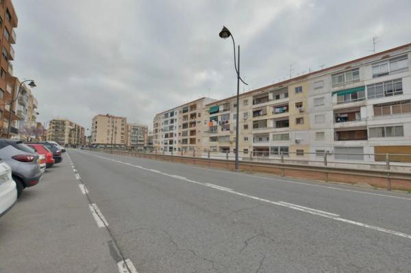Terreno en avenida dels Hostalets thumbnail 1