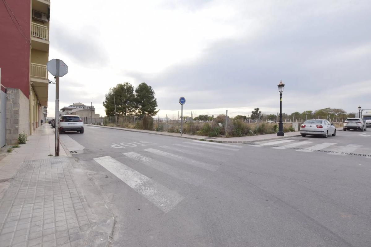 Terreno en venta en Rafelbunyol, Valencia photo 1