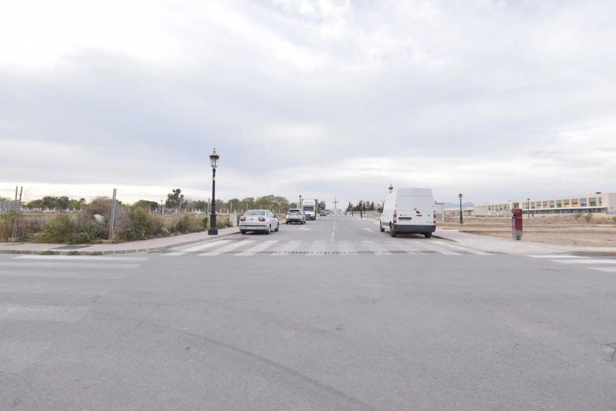 Terreno en venta en Rafelbunyol, Valencia photo 2