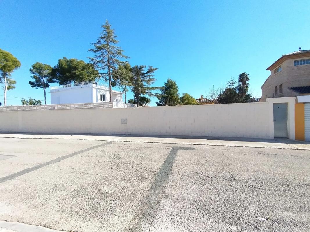 Terreno en venta en Paterna, Valencia photo 2