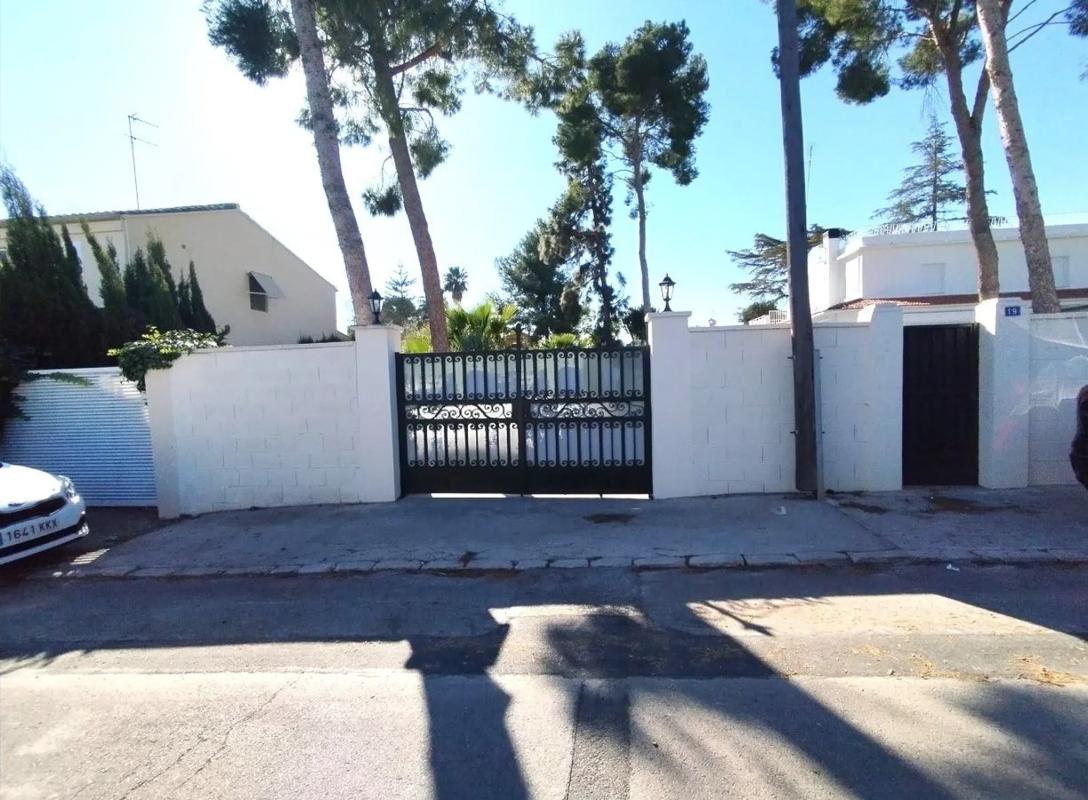 Land for sale in Paterna, Valencia photo 1