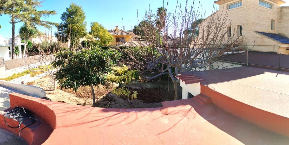 Terreno en venta en Paterna, Valencia photo 3
