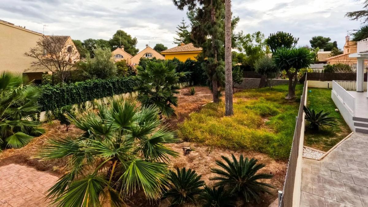 Terreno en venta en Paterna, Valencia photo 2