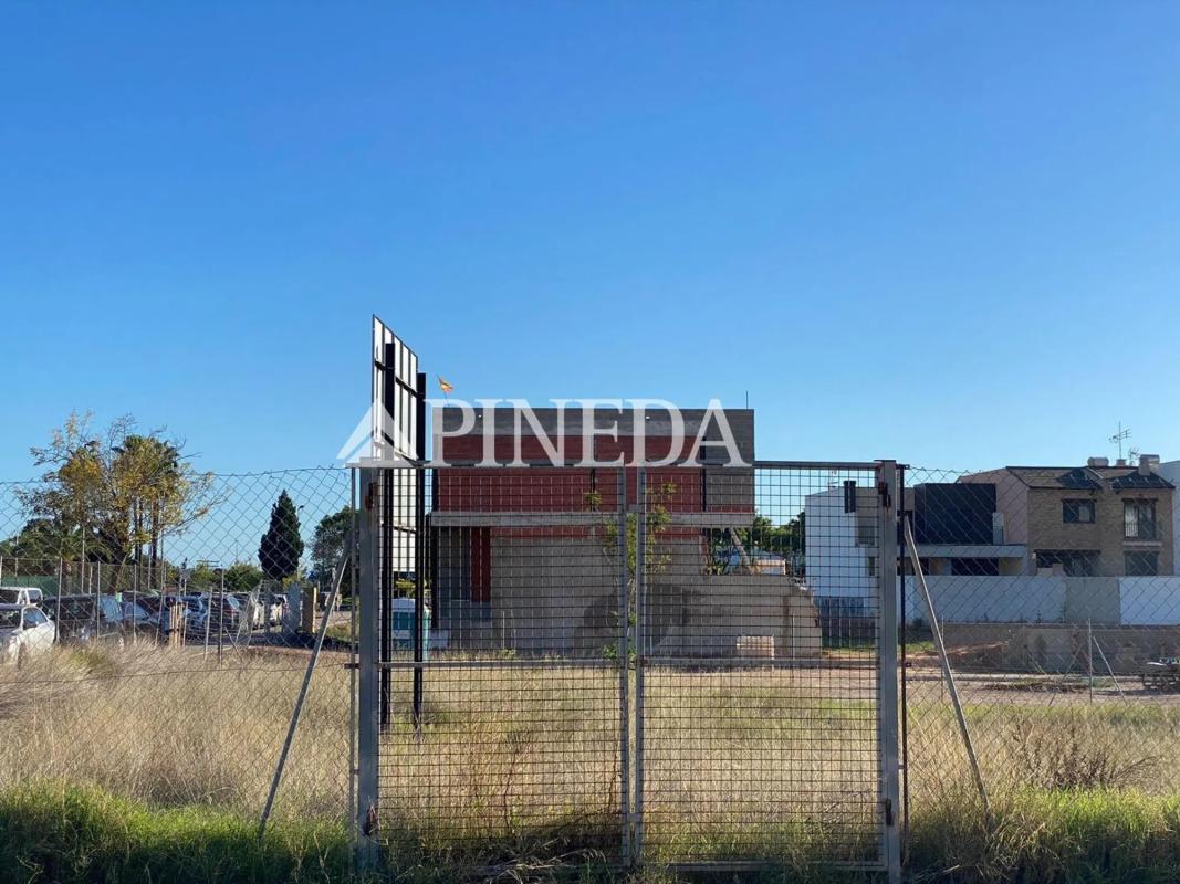 Terreno en venta en Puig, Valencia photo 2