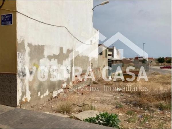 Terreno en calle Begonias photo 3