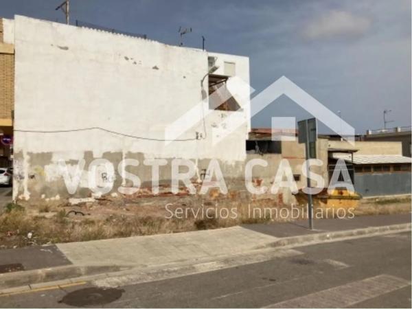 Terreno en calle Begonias photo 4