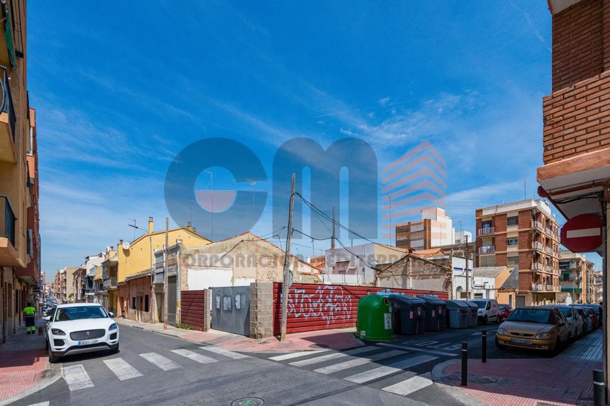 Terreno en venta en Burjassot, Valencia photo 3