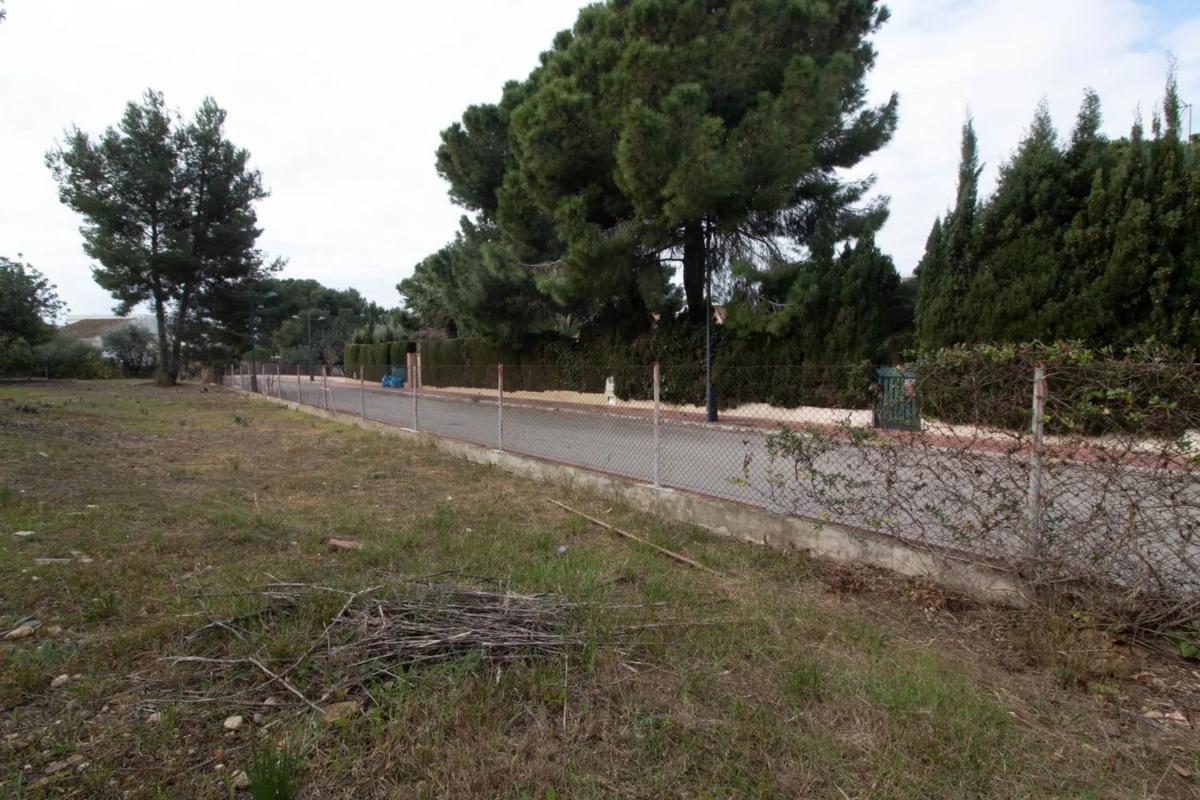 Terreno en venta en Godella, Valencia photo 2