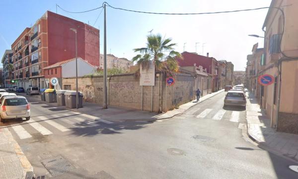 Terreno en calle de Quart, 50 photo