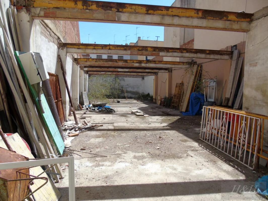 Terreno en venta en Burjassot, Valencia photo 1