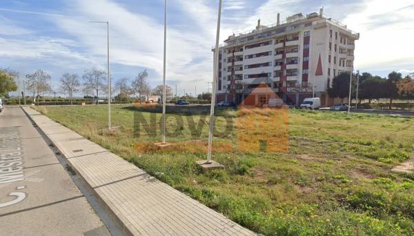 Terreno en calle Dolors Martínez Salvador photo 1