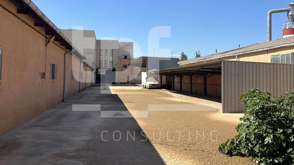 Terreno en venta en Quart de Poblet, Valencia photo 3