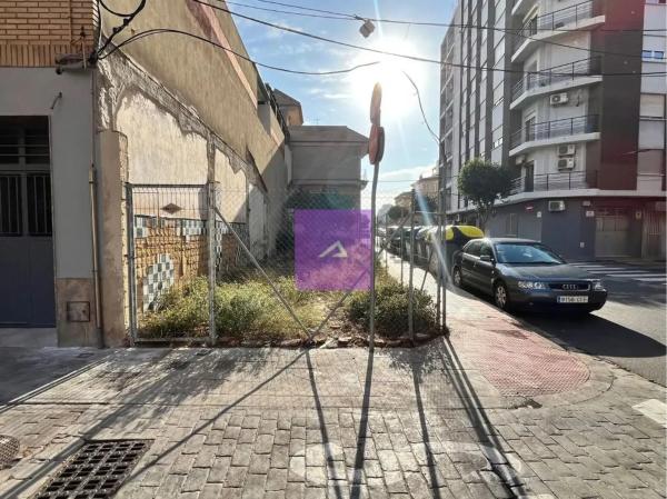 Terreno en calle de Sant Pere thumbnail 2