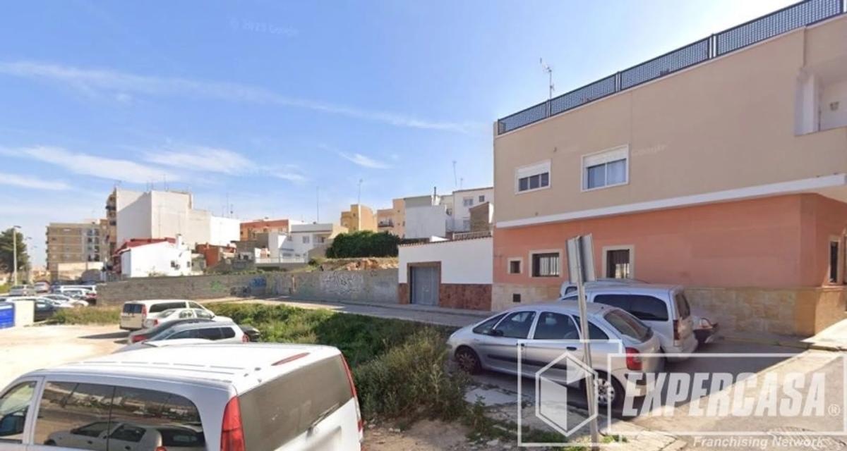 Terreno en venta en Manises, Valencia photo 2