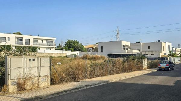 Terreno en calle de José Pedro Pérez-Llorca photo 4