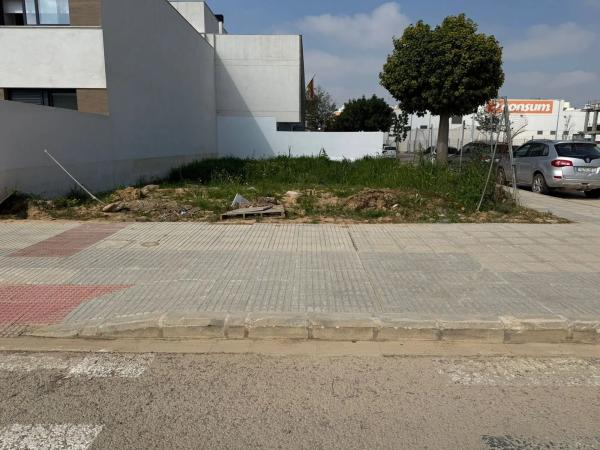 Terreno en calle Meliana photo 1
