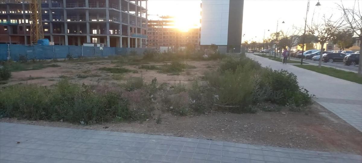 Terreno en venta en Quart de Poblet, Valencia photo 4