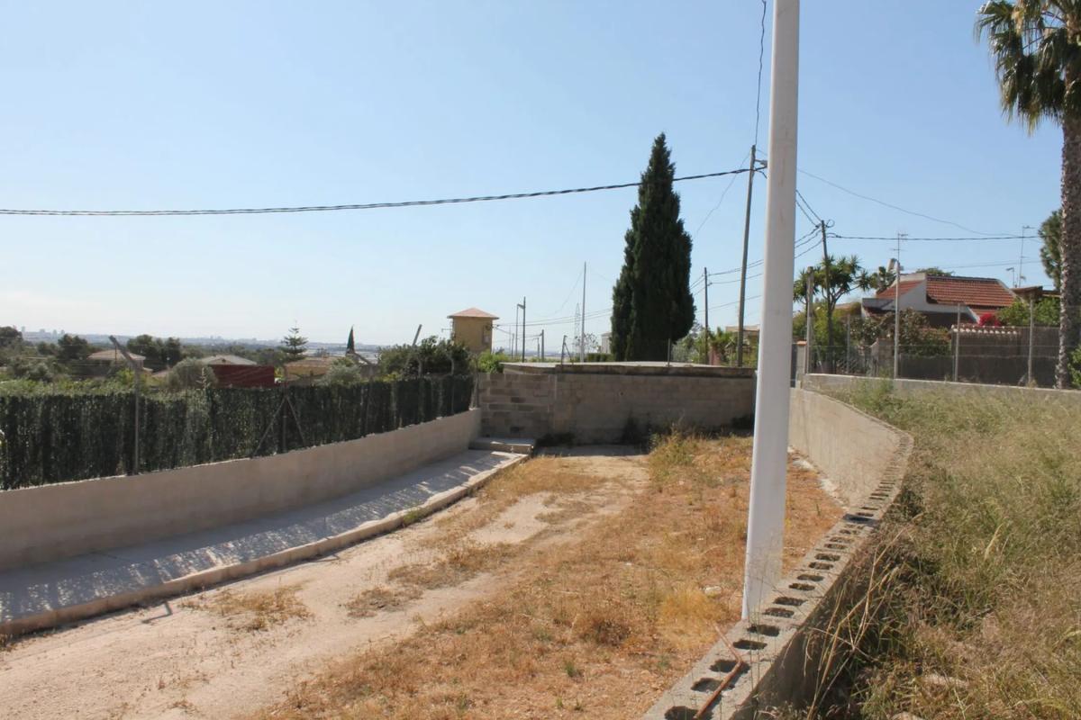 Land for sale in Manises, Valencia photo 5