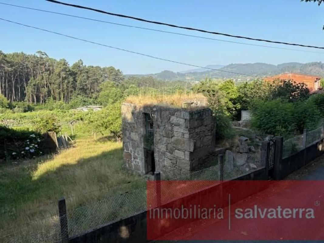 Terreno en venta en Salvaterra de Miño, Pontevedra photo 1