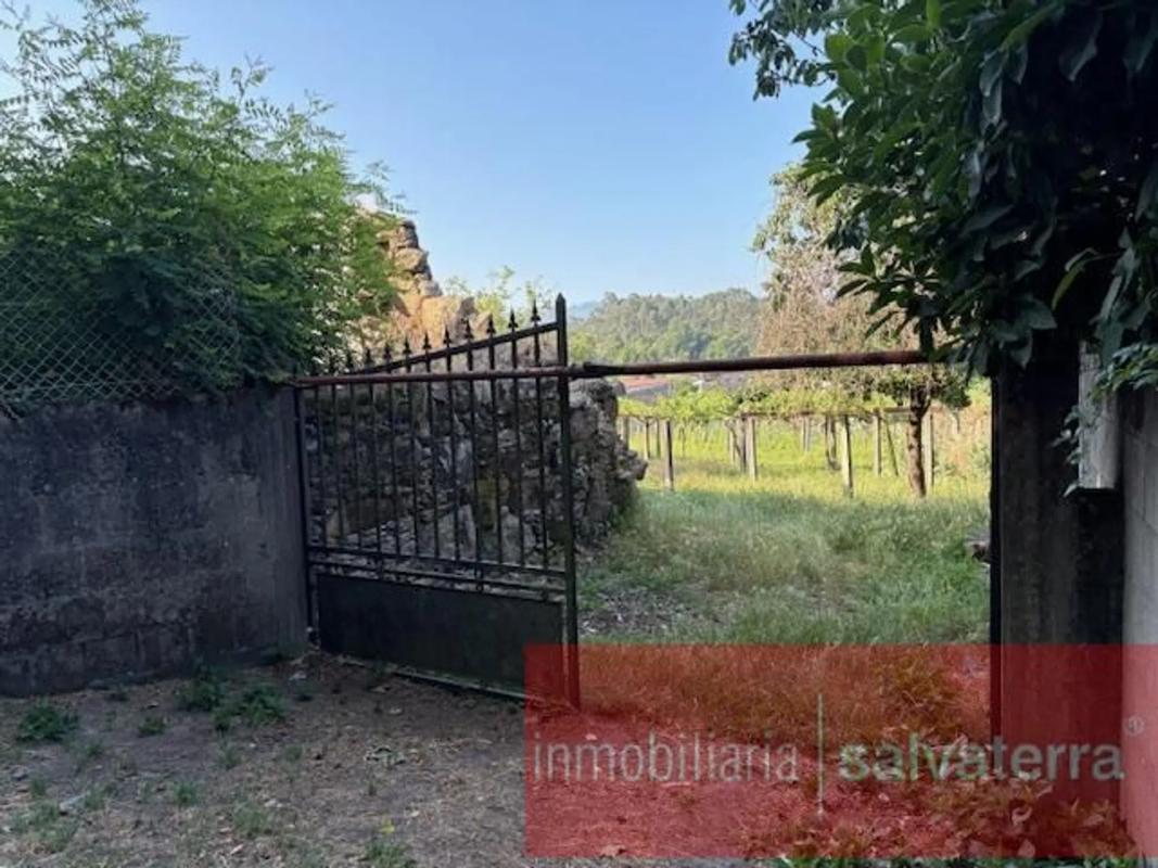 Terreno en venta en Salvaterra de Miño, Pontevedra photo 2
