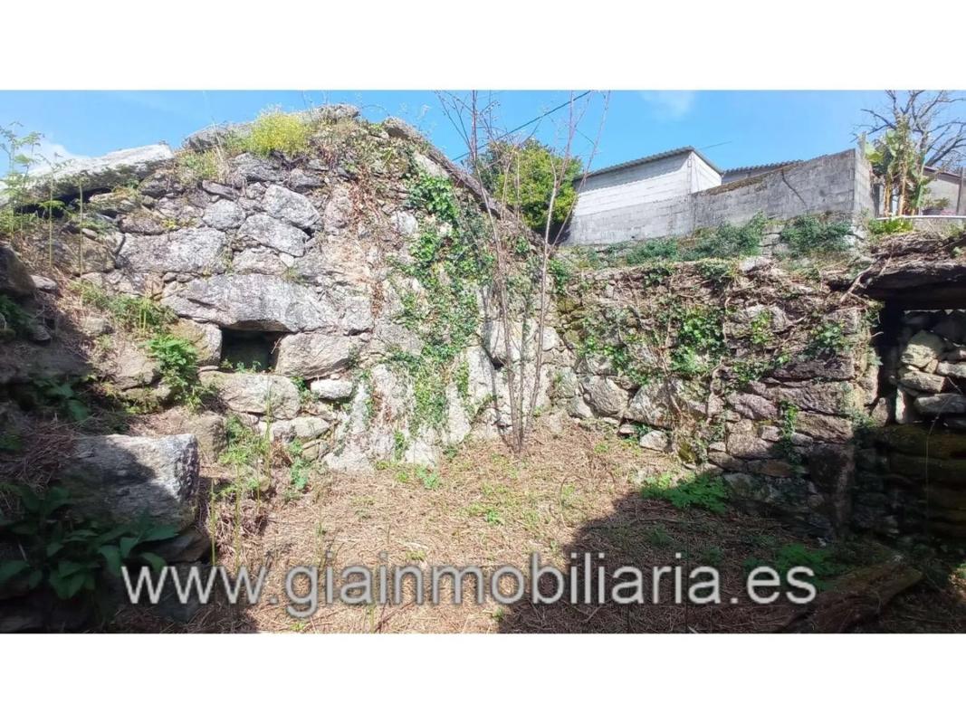 Land for sale in Mondariz, Pontevedra photo 2