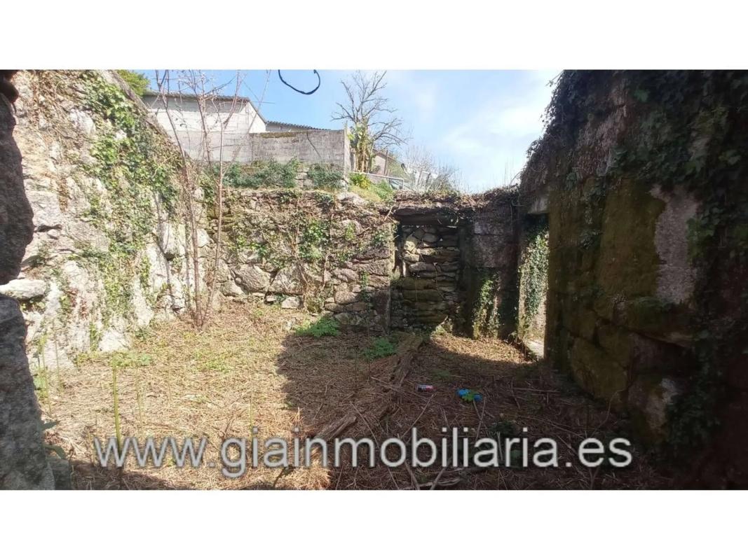 Land for sale in Mondariz, Pontevedra photo 3