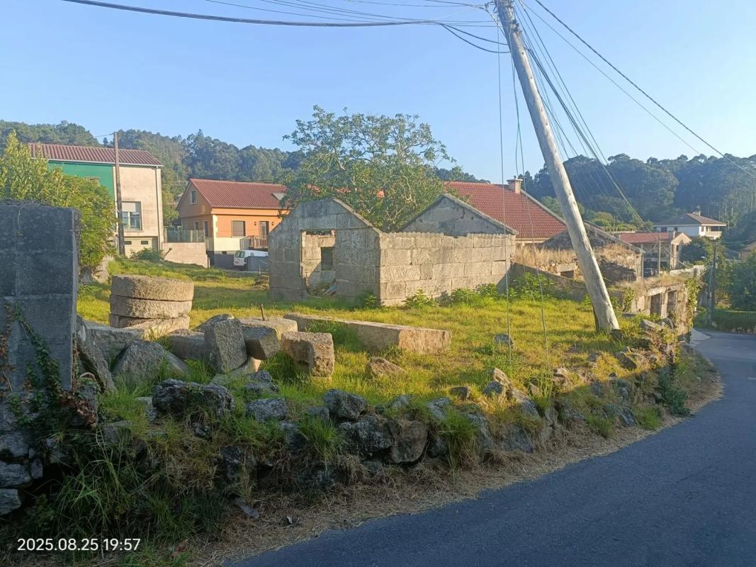 Terreno en venta en Bueu, Pontevedra photo 2