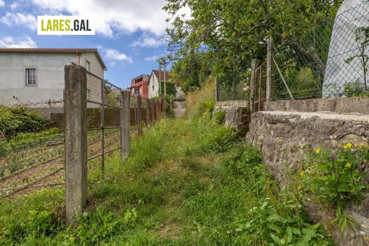 Land for sale in Moaña, Pontevedra photo 2