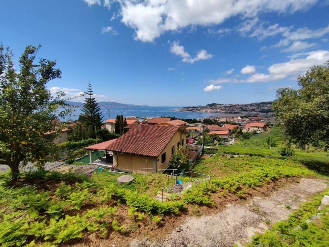 Land for sale in Moaña, Pontevedra photo 1