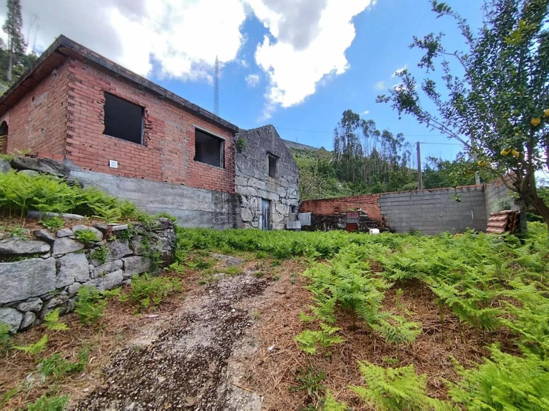 Land for sale in Moaña, Pontevedra photo 3